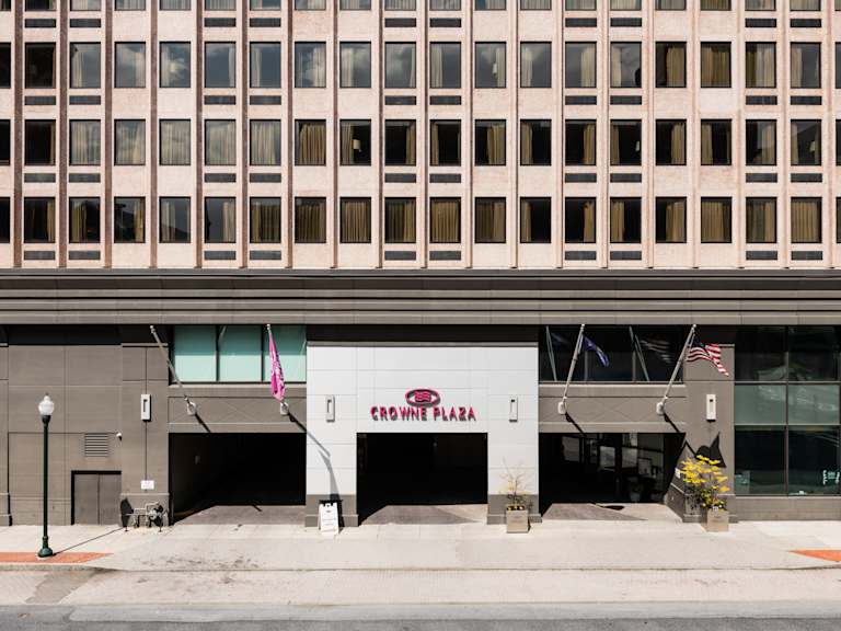 Crowne Plaza Harrisburg Hershey _出售物業