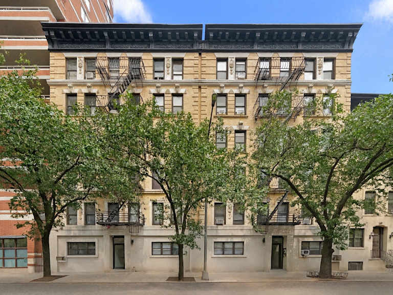 409-413 East 84th Street_Pand te koop