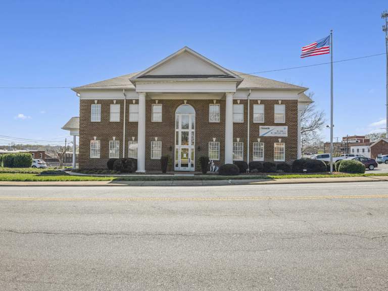 Pinnacle Bank – Lexington NC (E Center St)_Property for Sale