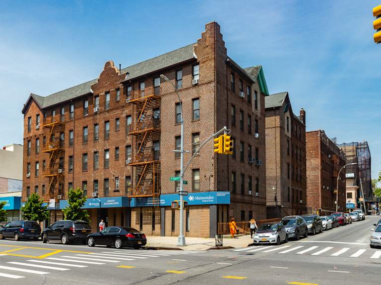 1016 50th Street / 5001 10th Avenue_Property for Sale