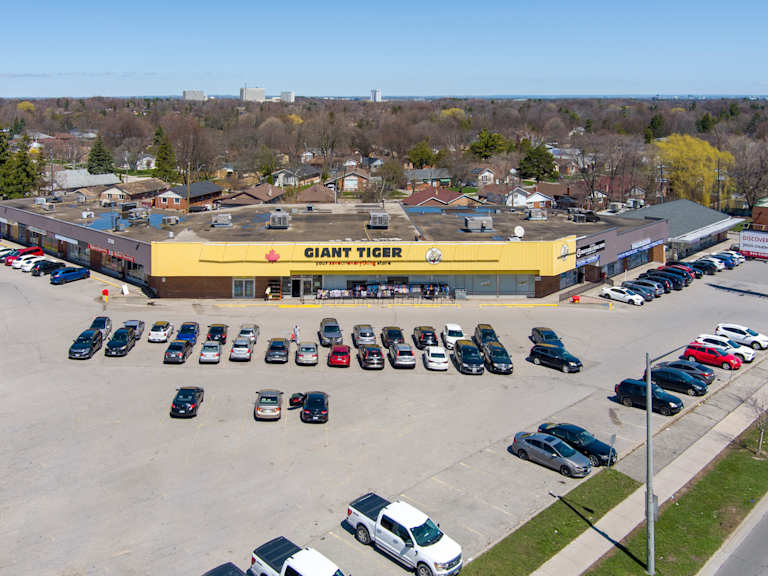 Golfdale Plaza_Propriété à vendre