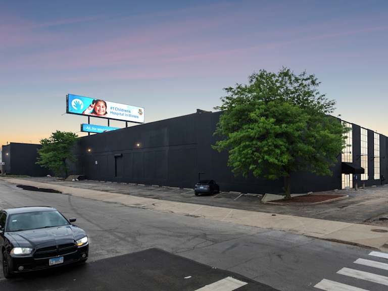 Players Beach - 2367 W Logan - Chicago, IL_Property for Sale