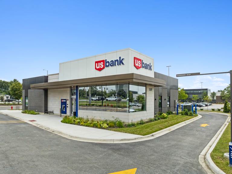 US Bank - Hubbard Street Group - Schaumburg, Illinois_Property for Sale