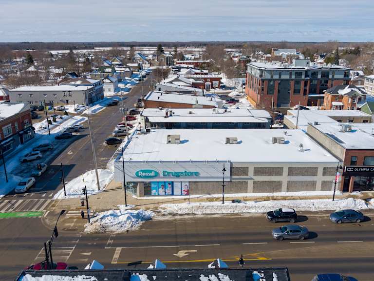 Smiths Falls Rexall_出售物業