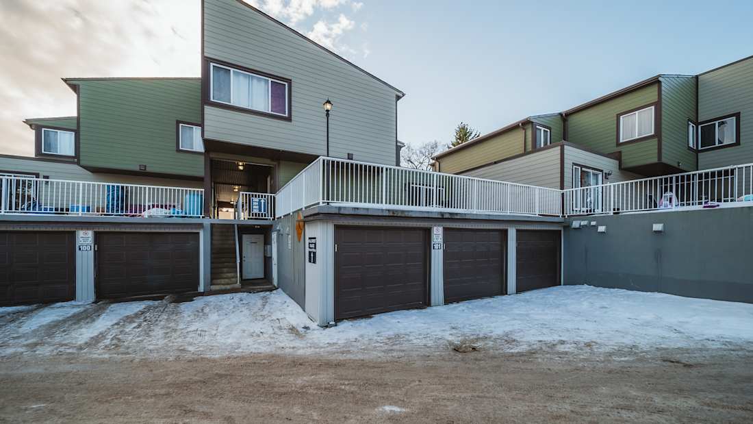 Hillcrest Place &amp; Lymburn Lane 4_Property for Sale
