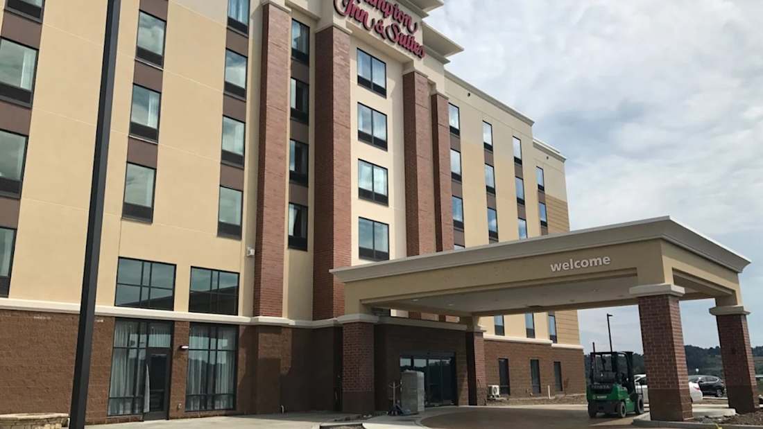 Hampton Inn &amp; Suites Morgantown &#x2F; University Town Centre 4_Property for Sale
