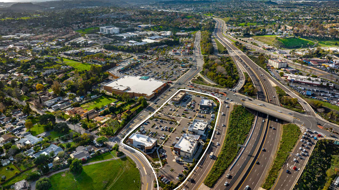 Sunroad Plaza - Vista, CA 4_販売物件