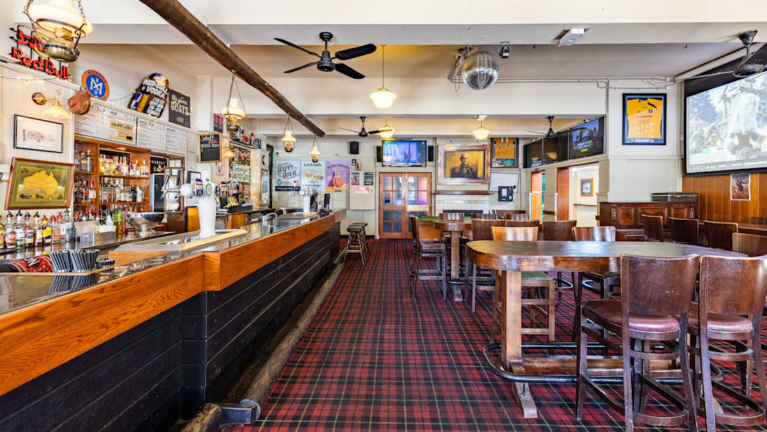 Tamworth Hotel, Tamworth 4_Property for Sale