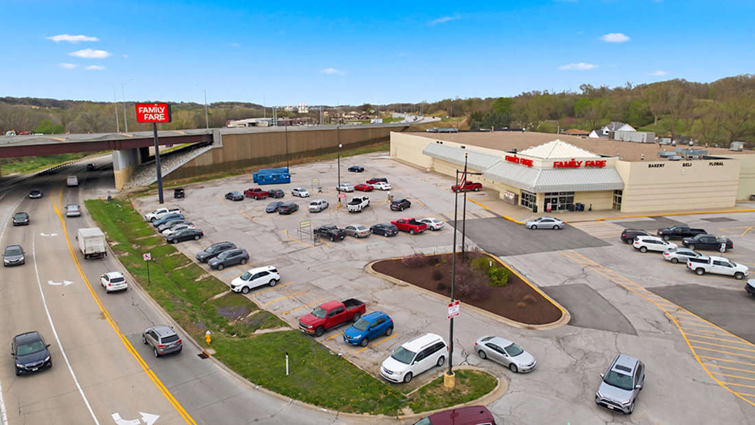 Family Fare Omaha Portfolio (Omaha, NE / Council Bluffs, IA) 4_Property for Sale