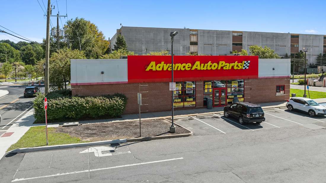 Town Fair Tire &amp; Advance Auto Parts - Naugatuck, CT 4_Property for Sale