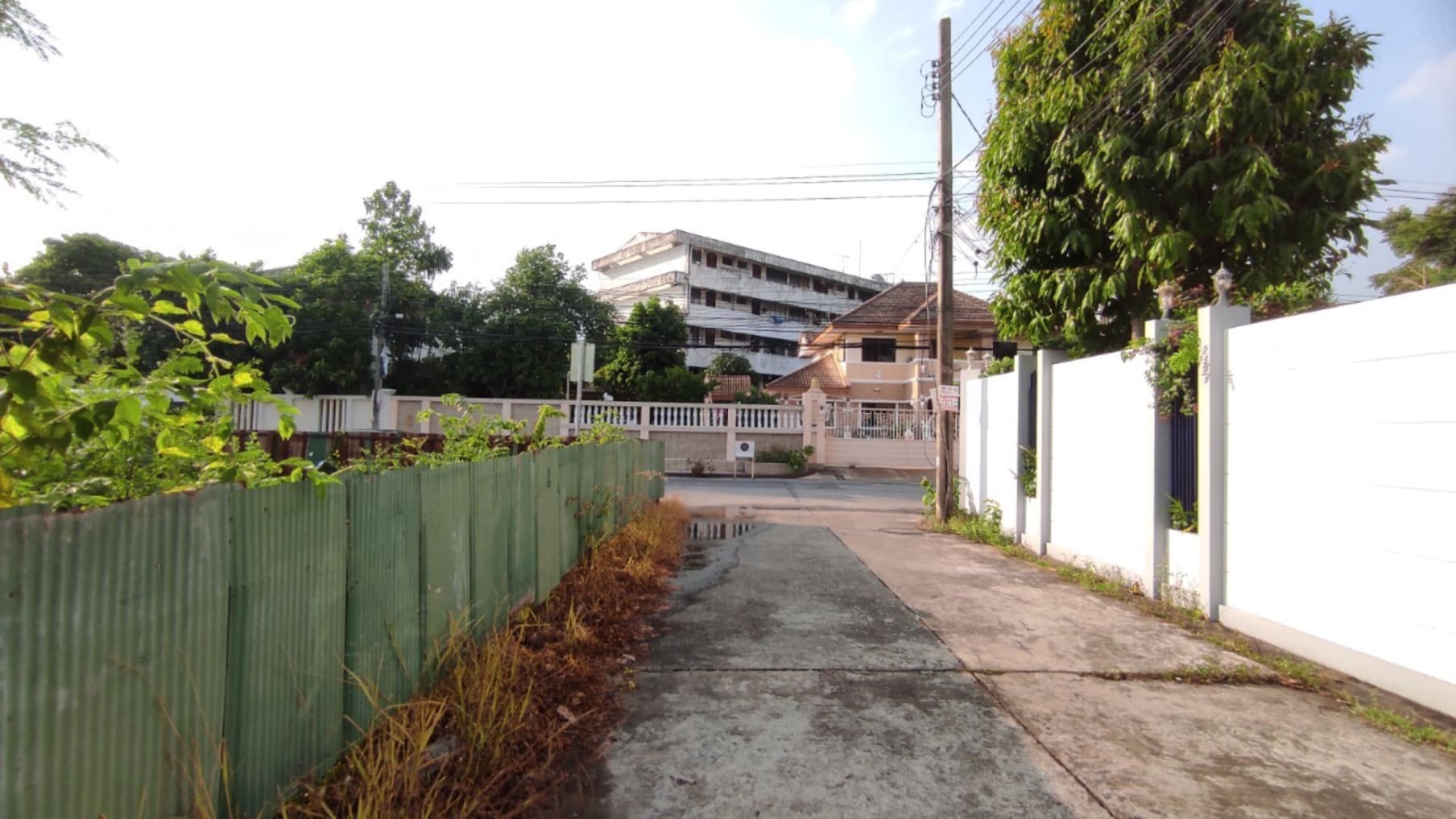 Land on Lat Plakhao road (Soi Lat Plakhao 66)_Imóvel à venda