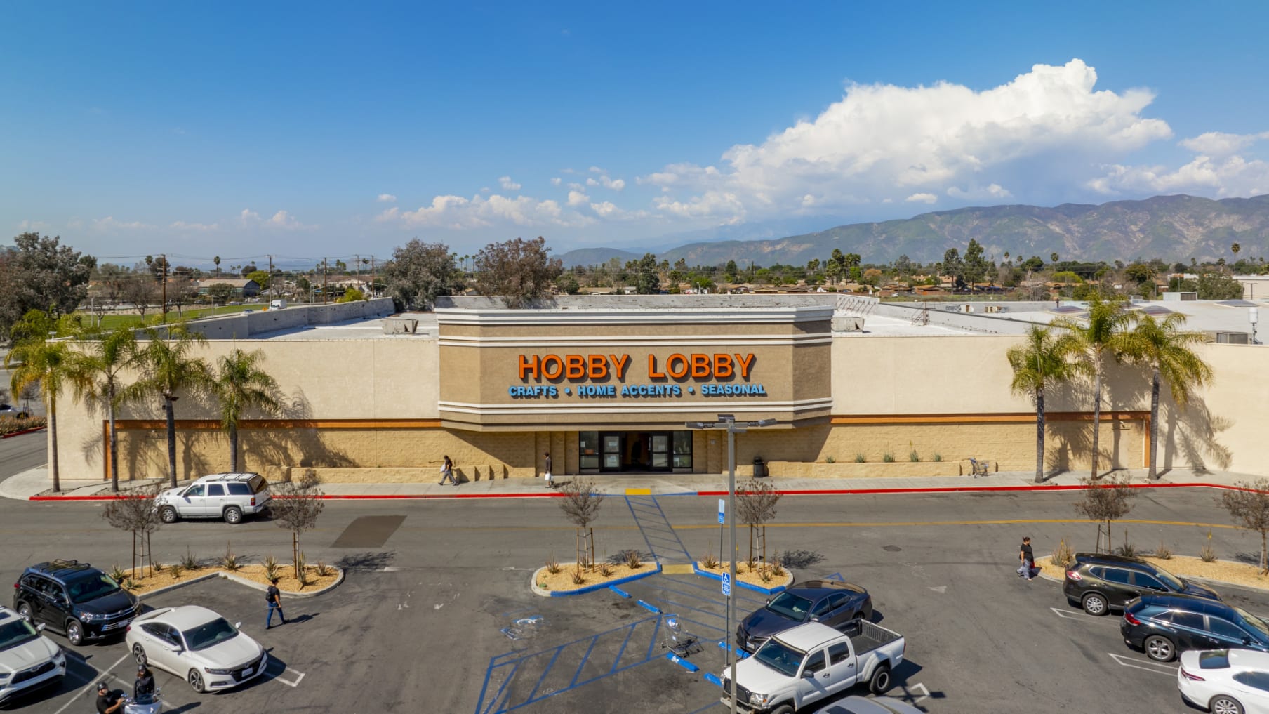 Hemet Valley Mall_Pand te koop