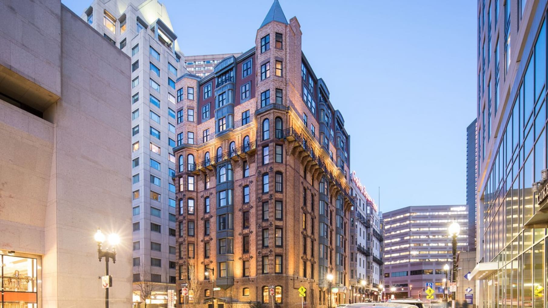 Courtyard Boston Copley Square_出售物業