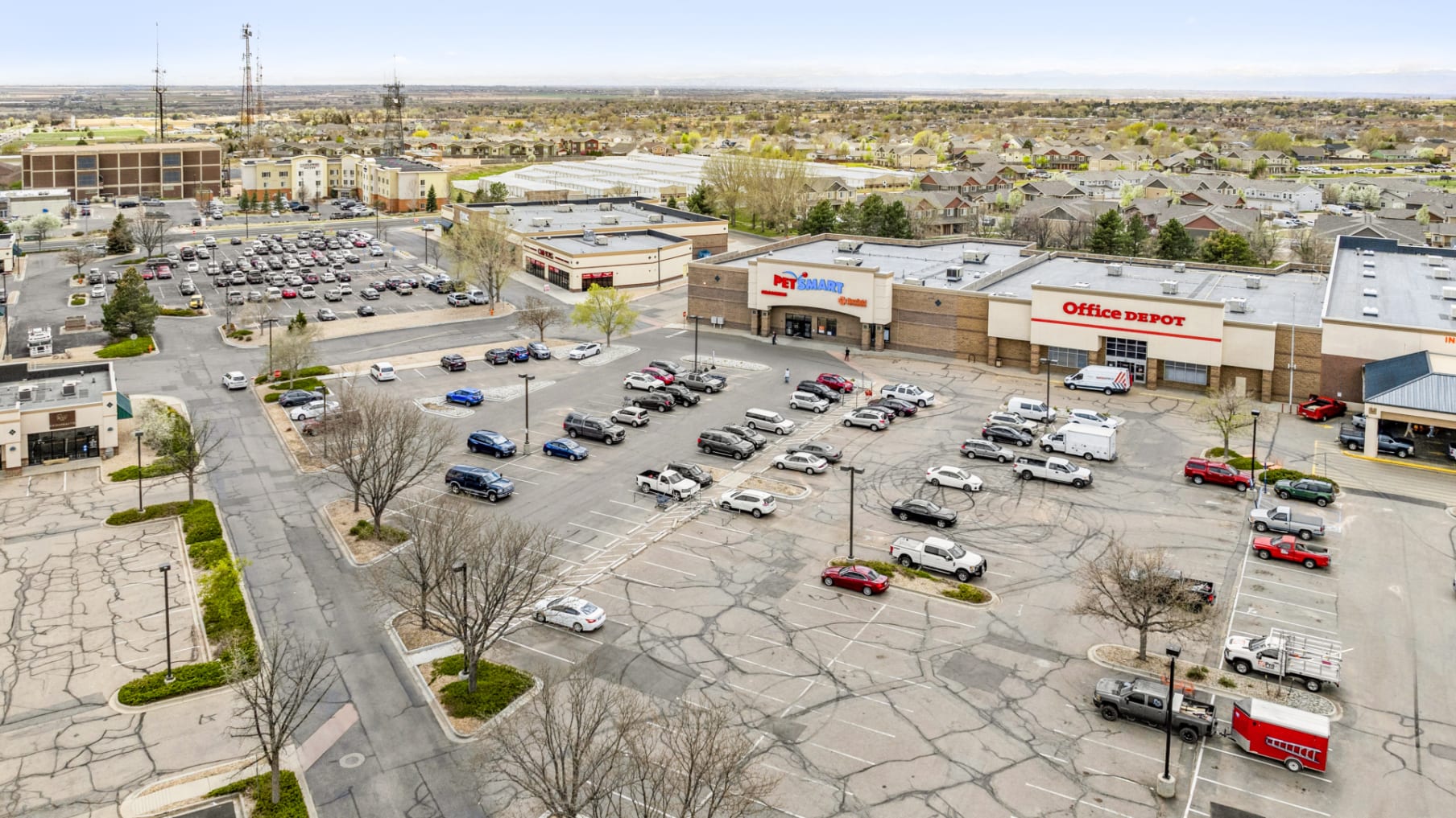 Elk Lakes Shopping Center 5_Actifs en vente