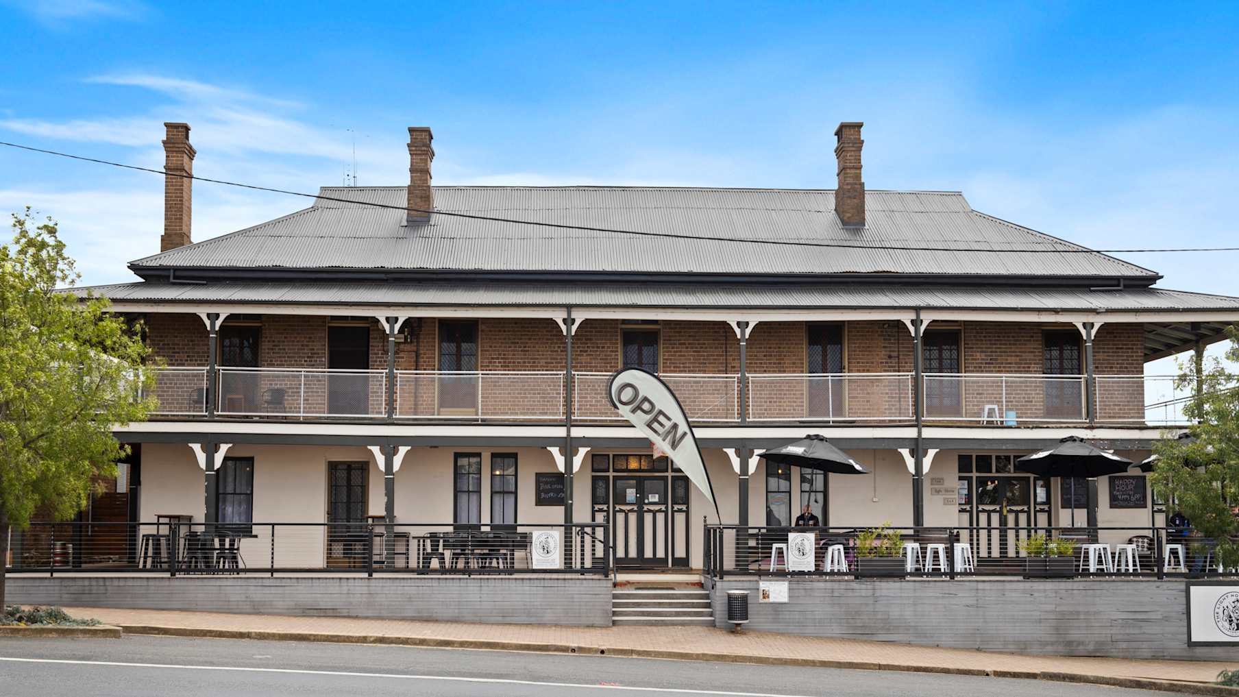 Light Horse Hotel, Harden _Immobilie zu verkaufen