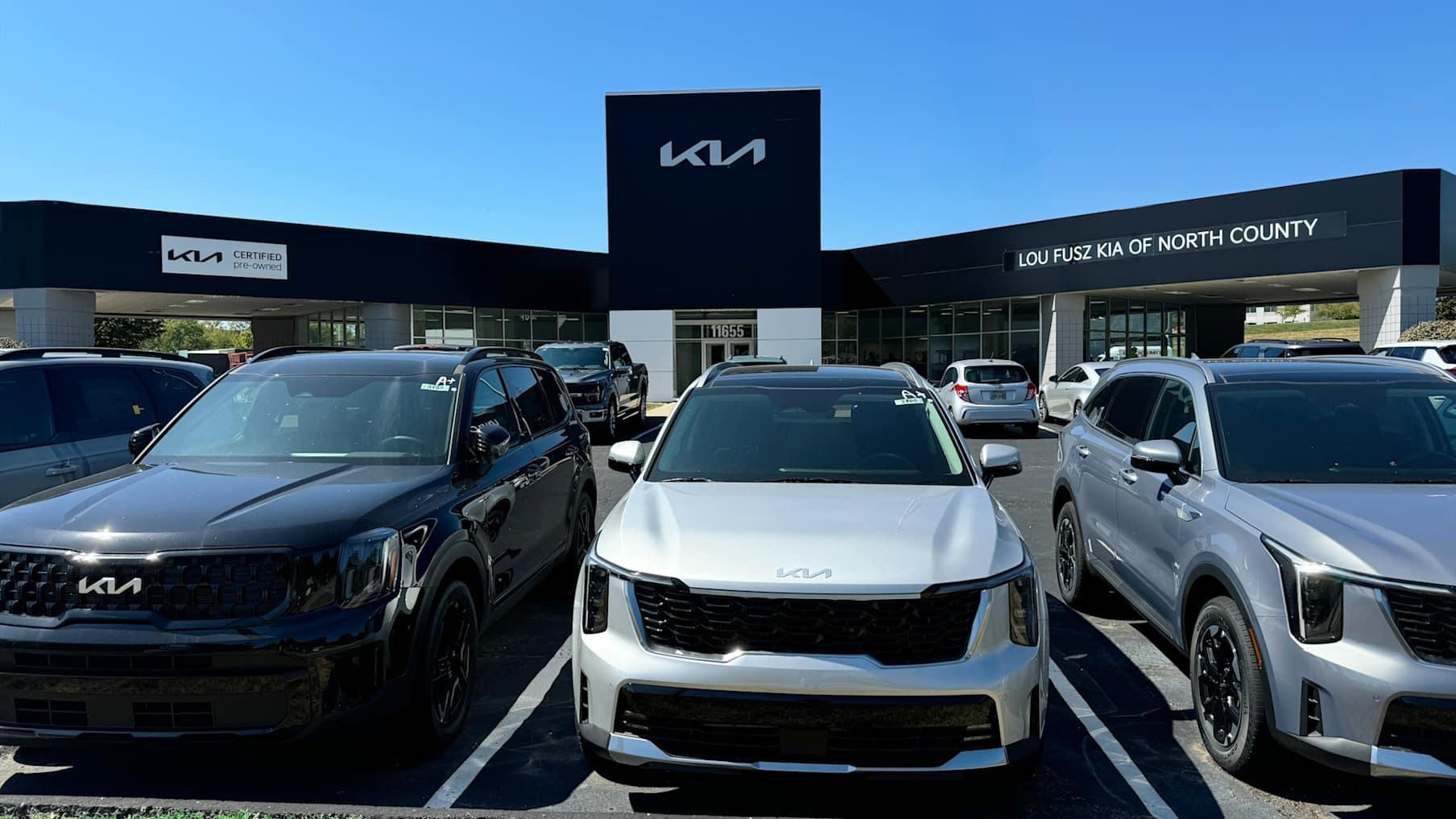 St Louis | North County | Kia Dealership | 6.01 Acres | 2.5 Year Remaining Single-Tenant Lease_Property for Sale