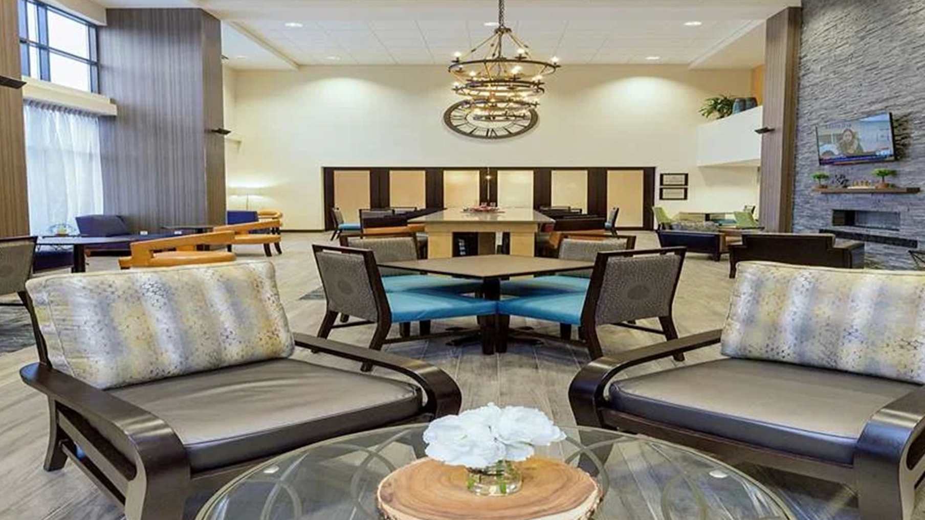 Hampton Inn &amp; Suites Morgantown &#x2F; University Town Centre 5_Property for Sale