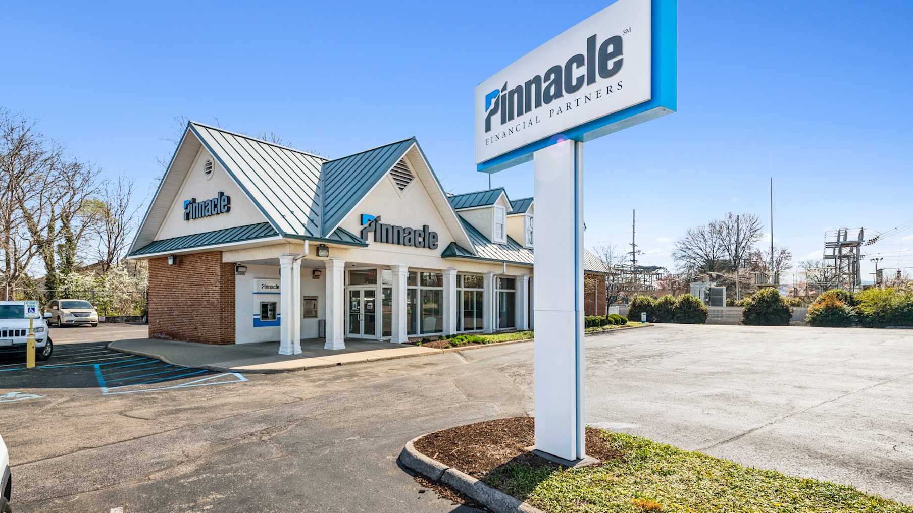 Pinnacle Bank – Roanoke, VA  (Hershberger Rd)_Property for Sale