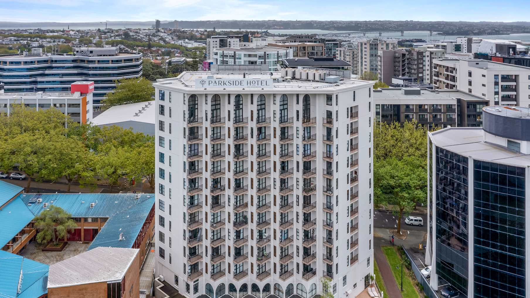 Parkside Hotel &amp; Apartments, 100 Greys Avenue_Property for Sale