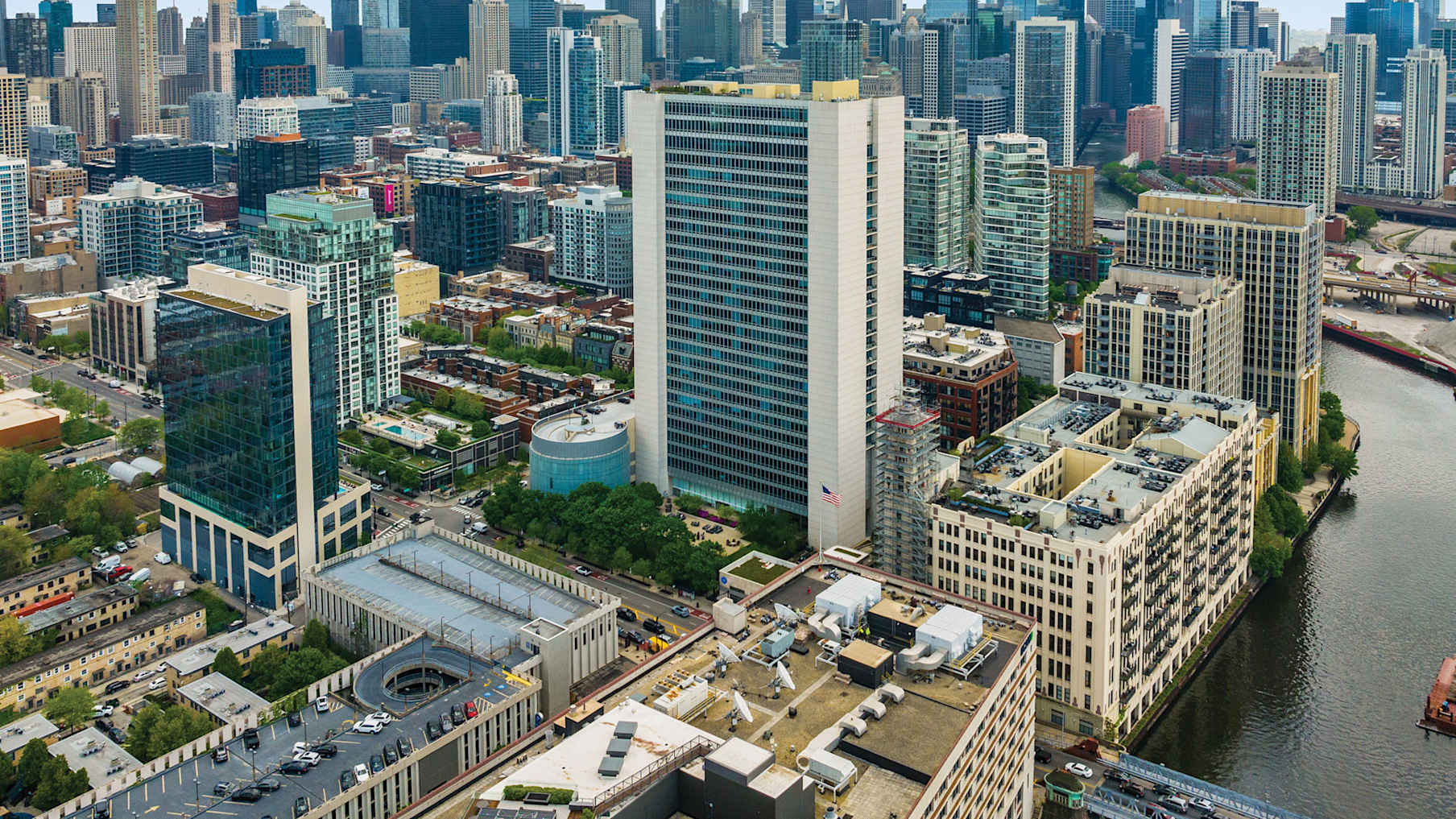 530 W. Chicago Avenue_出售物業