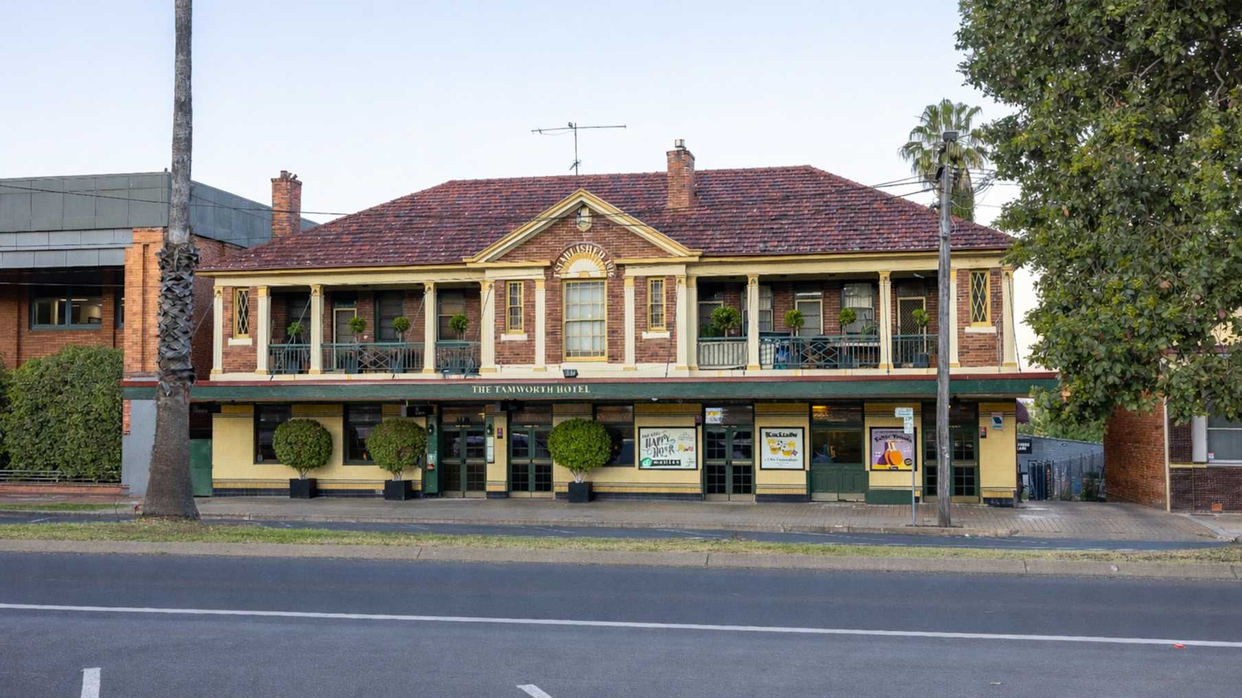 Tamworth Hotel, Tamworth_Property for Sale