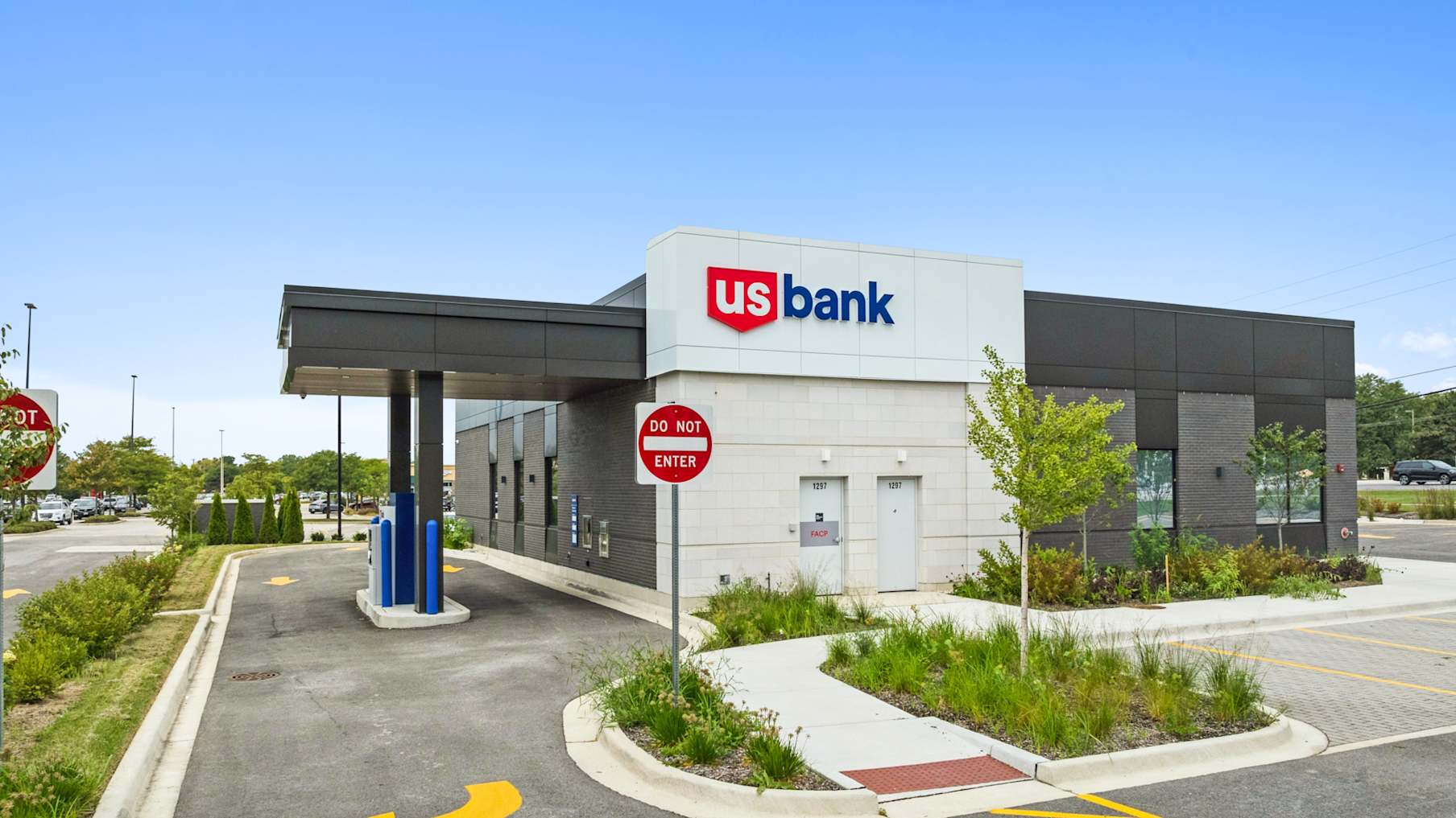 US Bank - Hubbard Street Group - Schaumburg, Illinois 5_Property for Sale