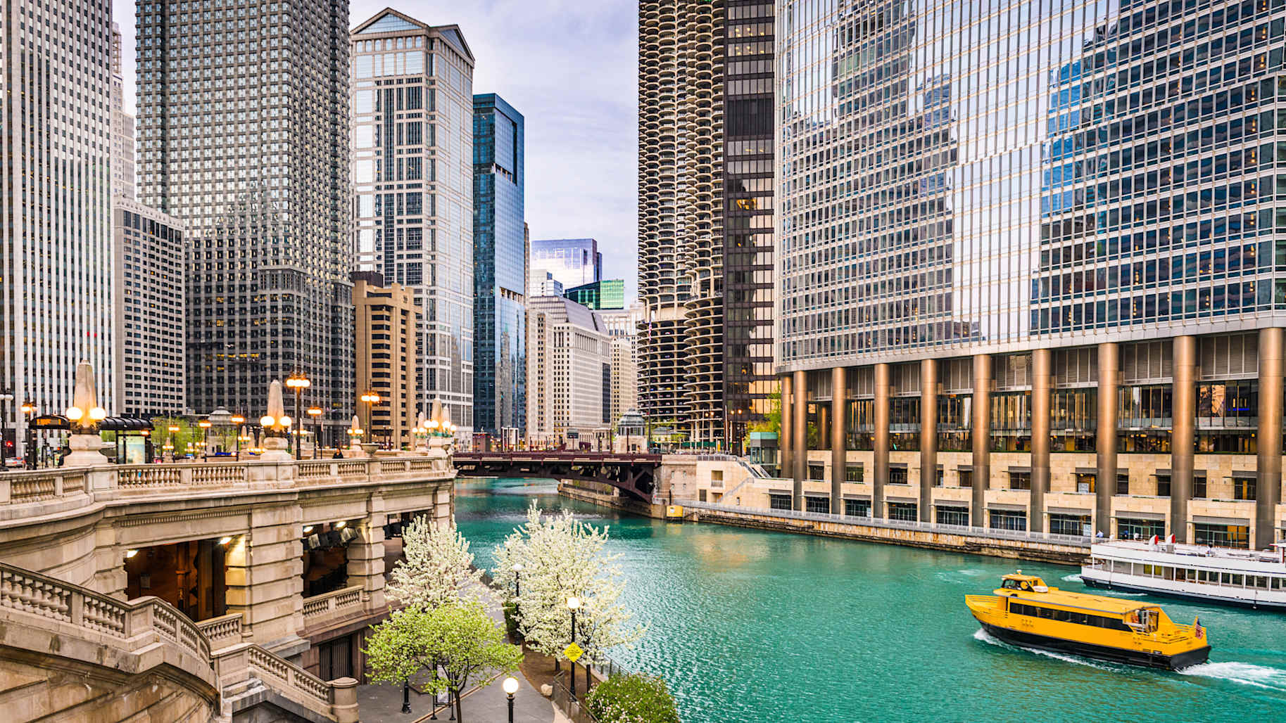 $270 Million Non-Performing Chicago Office Loan Sale | Class-A Office Tower 4_Property for Sale