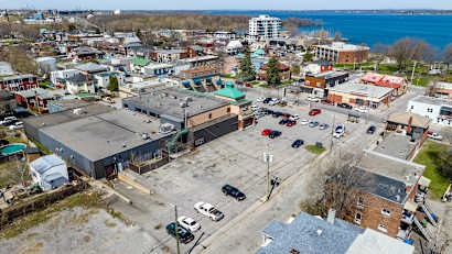 Commercial property with multifamily redevelopment potential - 300 Ellice Street 4_待售物业