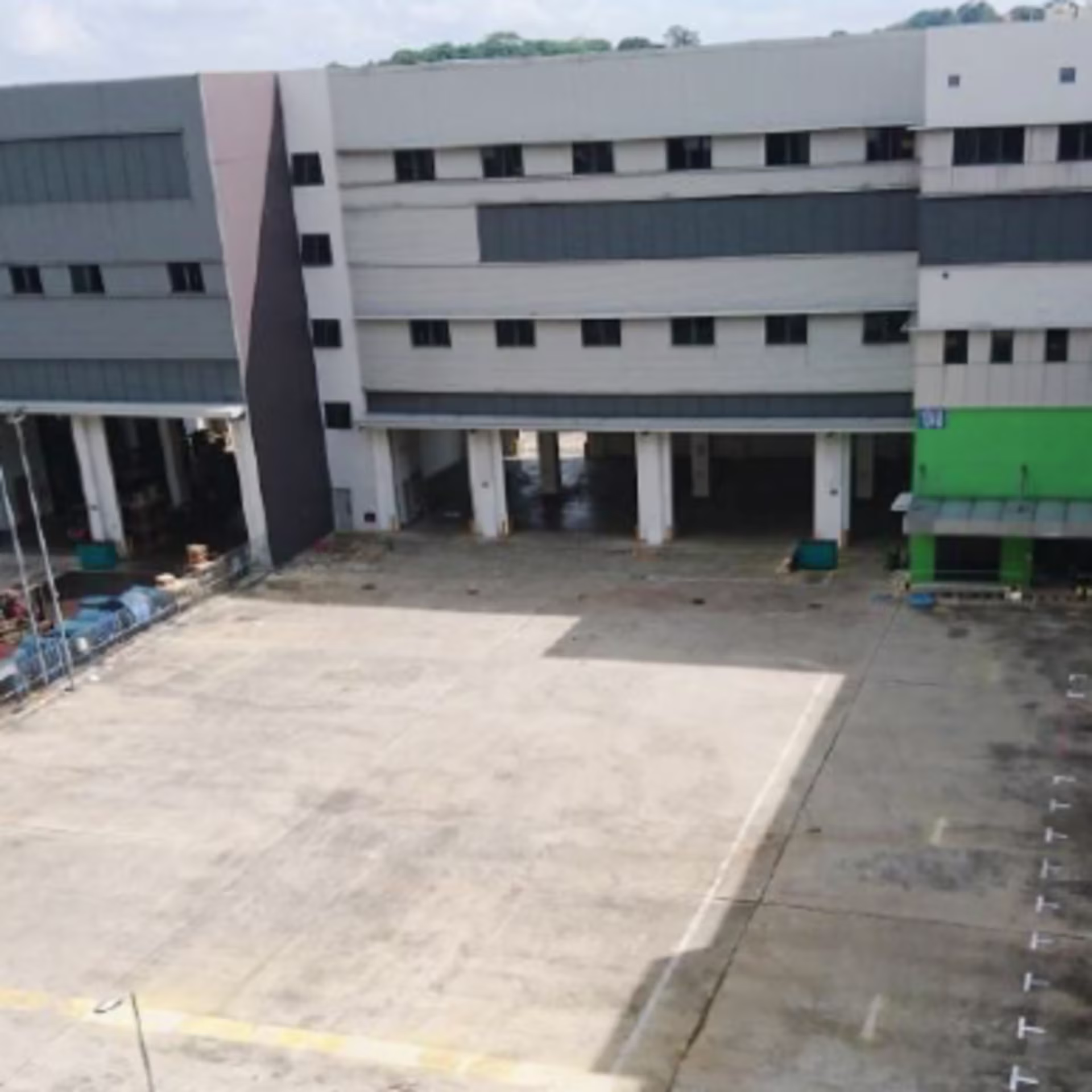 25 Loyang Crescent