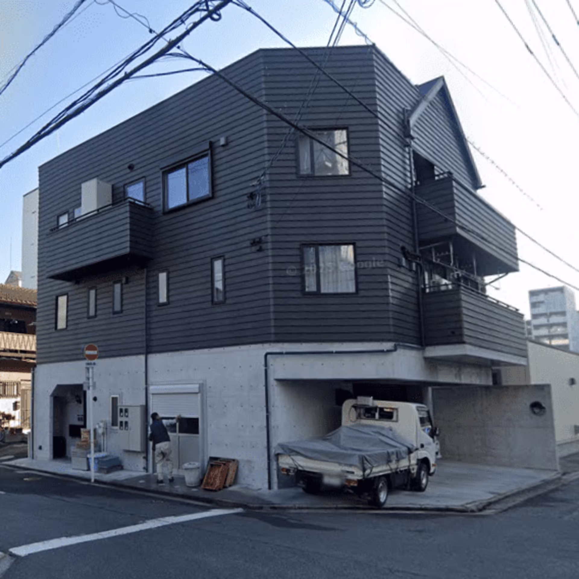 西観音町1-19