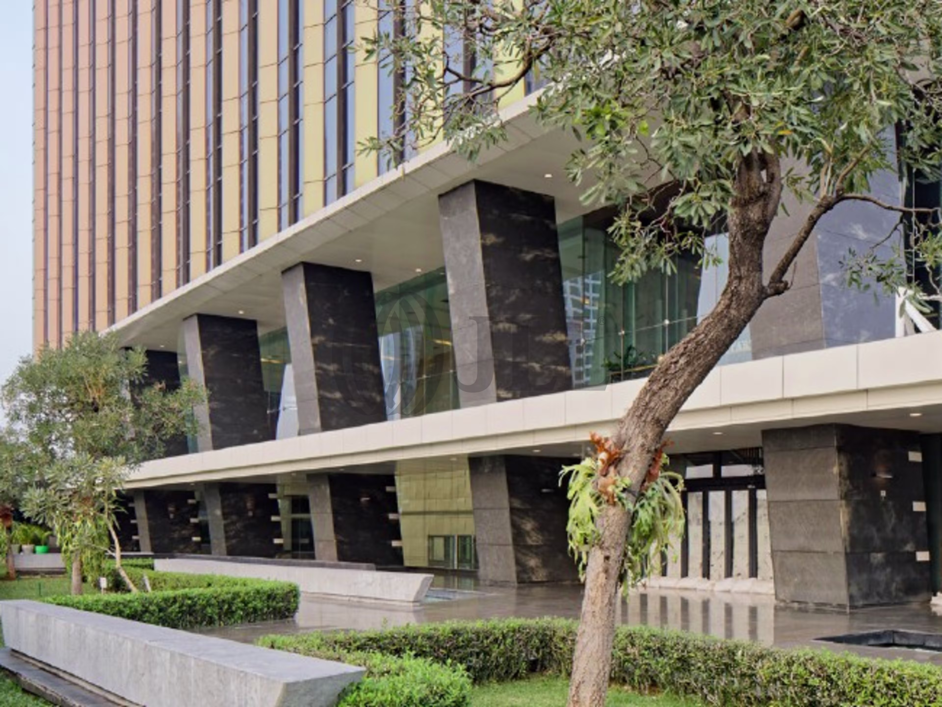 Alamanda Tower