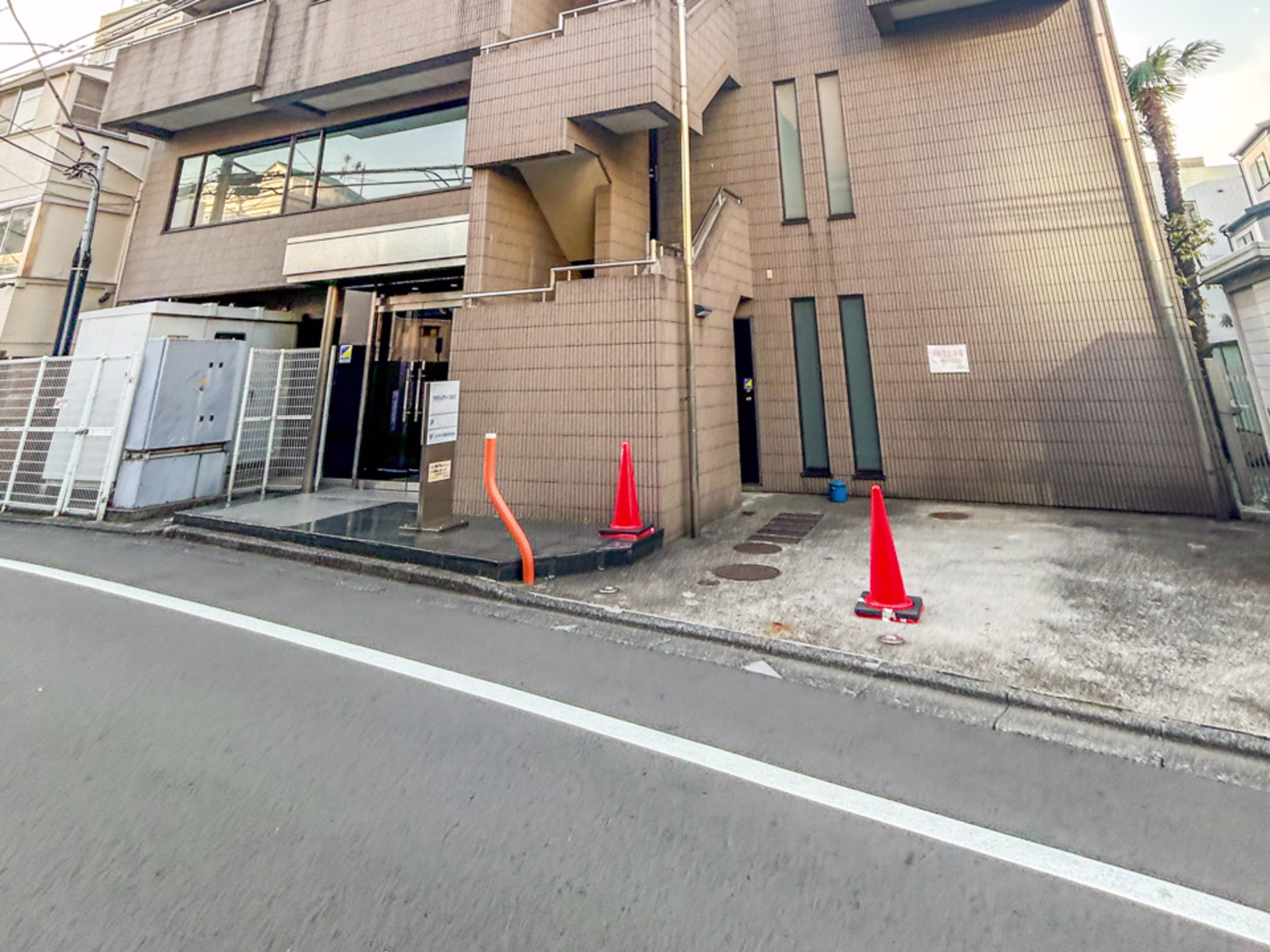 ラグジュアリーヒルズ赤坂