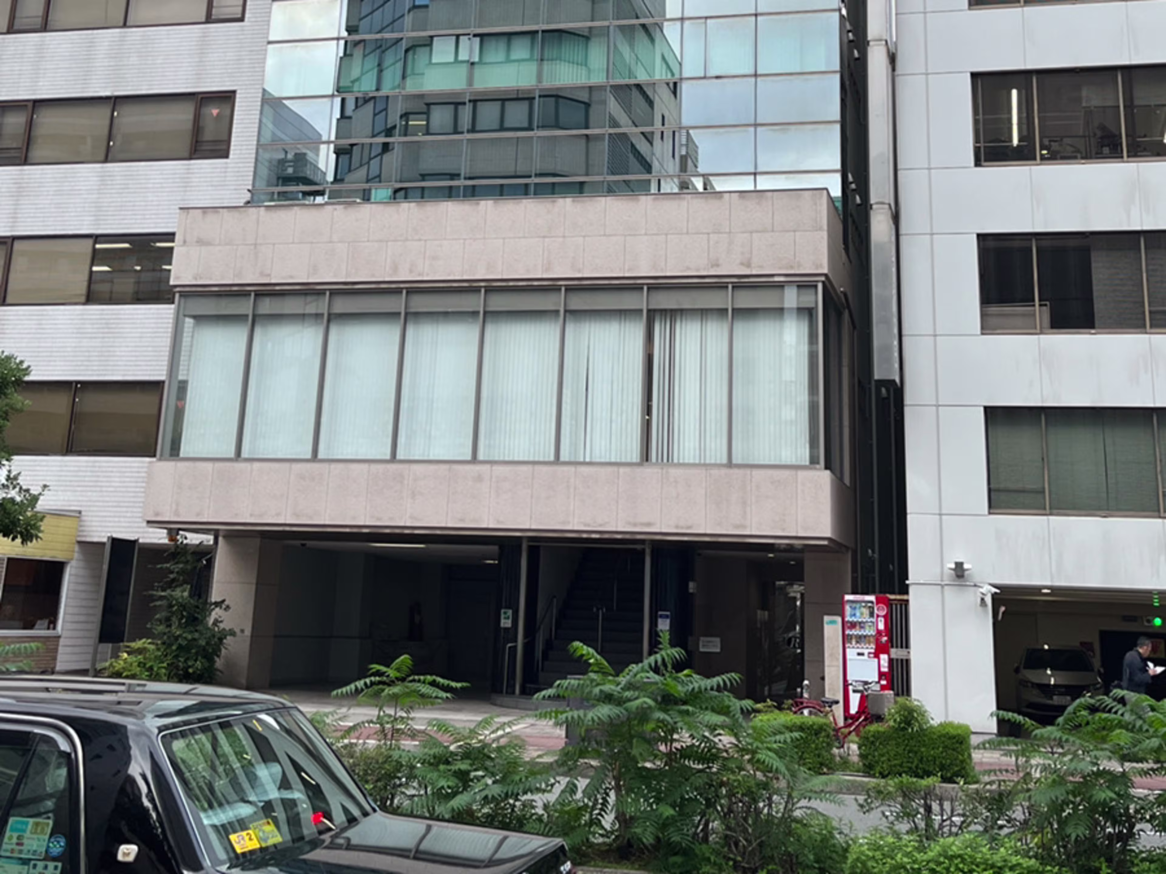 Rnビル