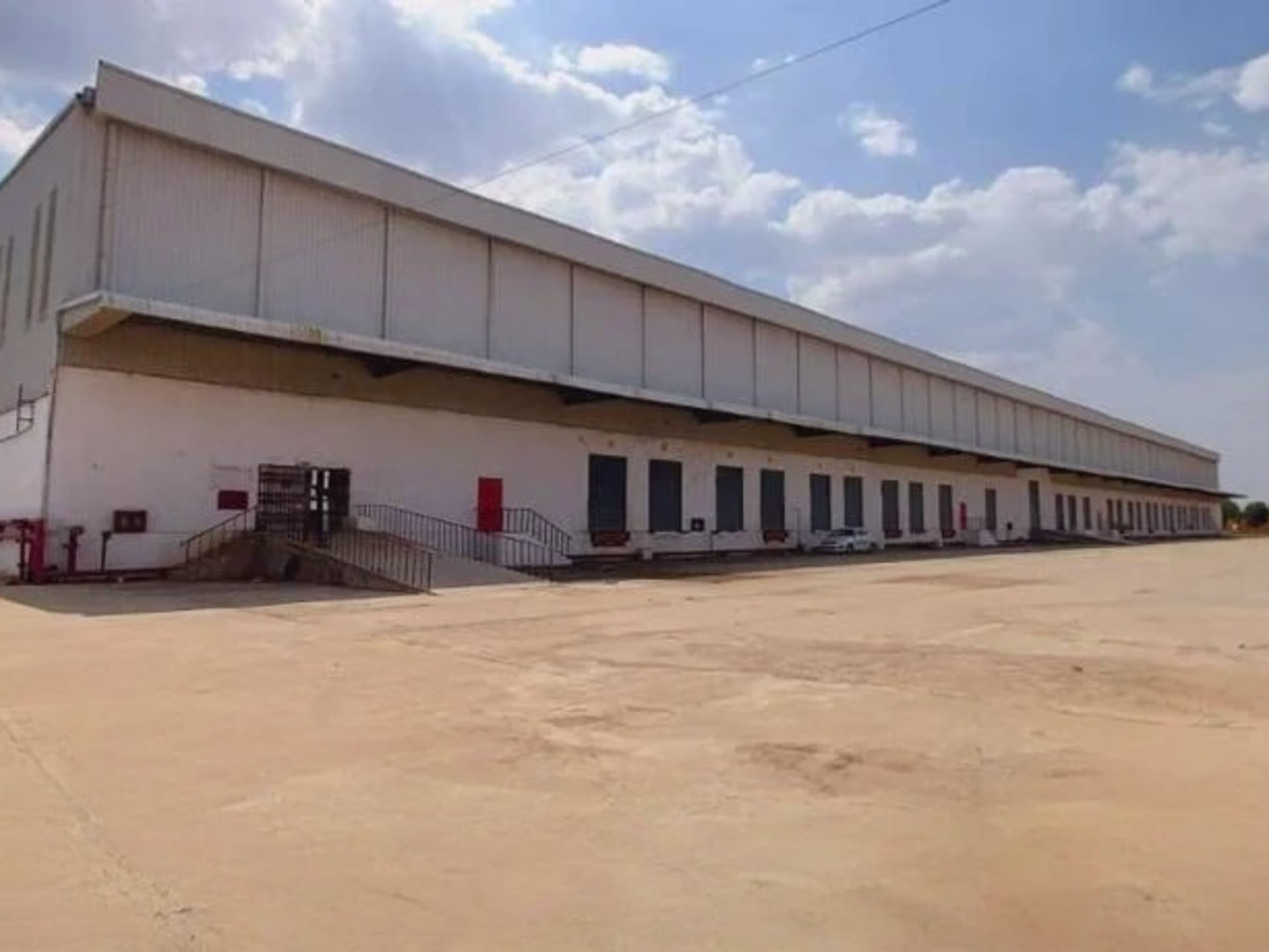Warehouse in Secondary Business District