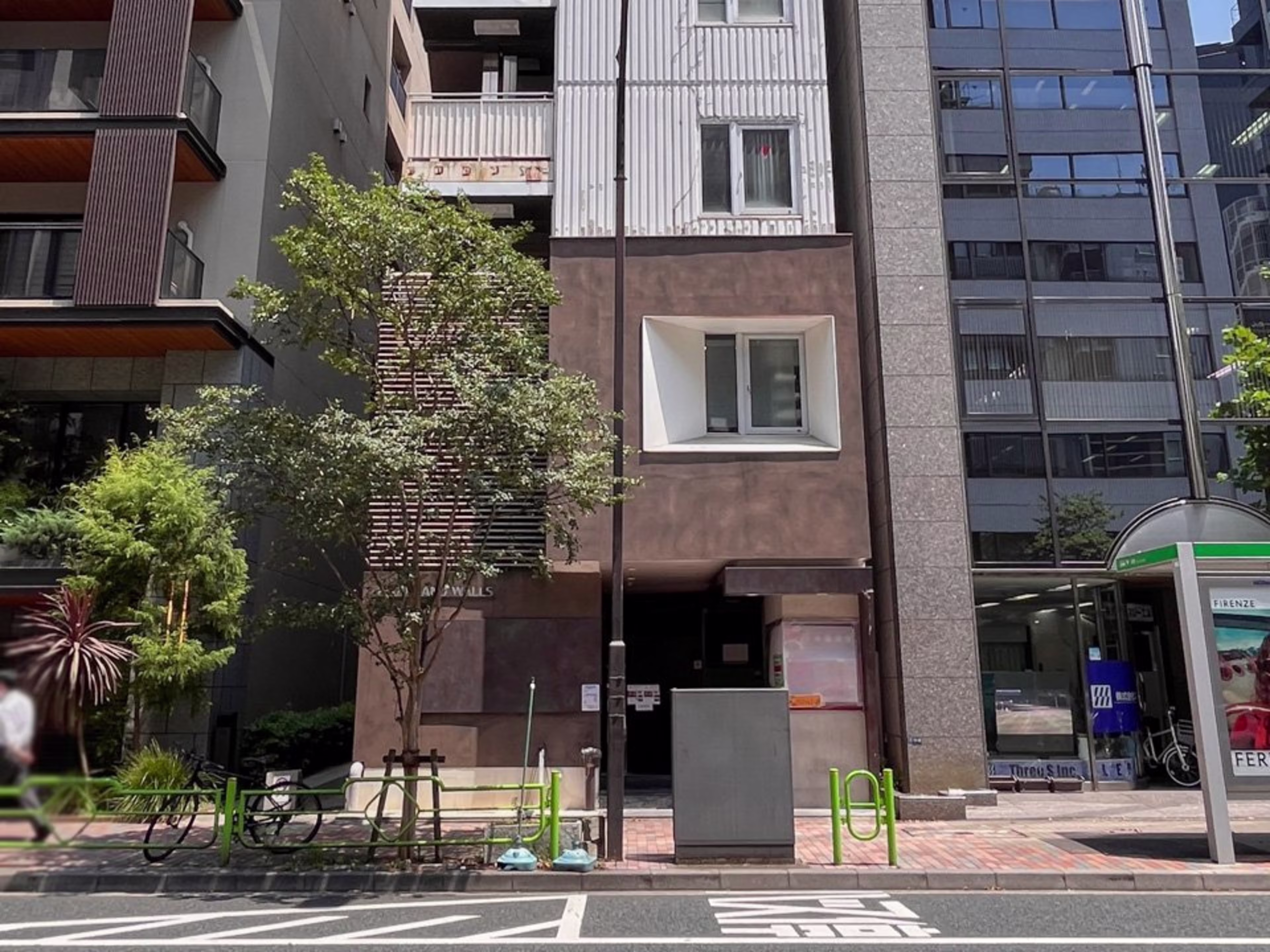 フロアーアンドウォールズ八丁堀（Floor and Walls Hacchobori）