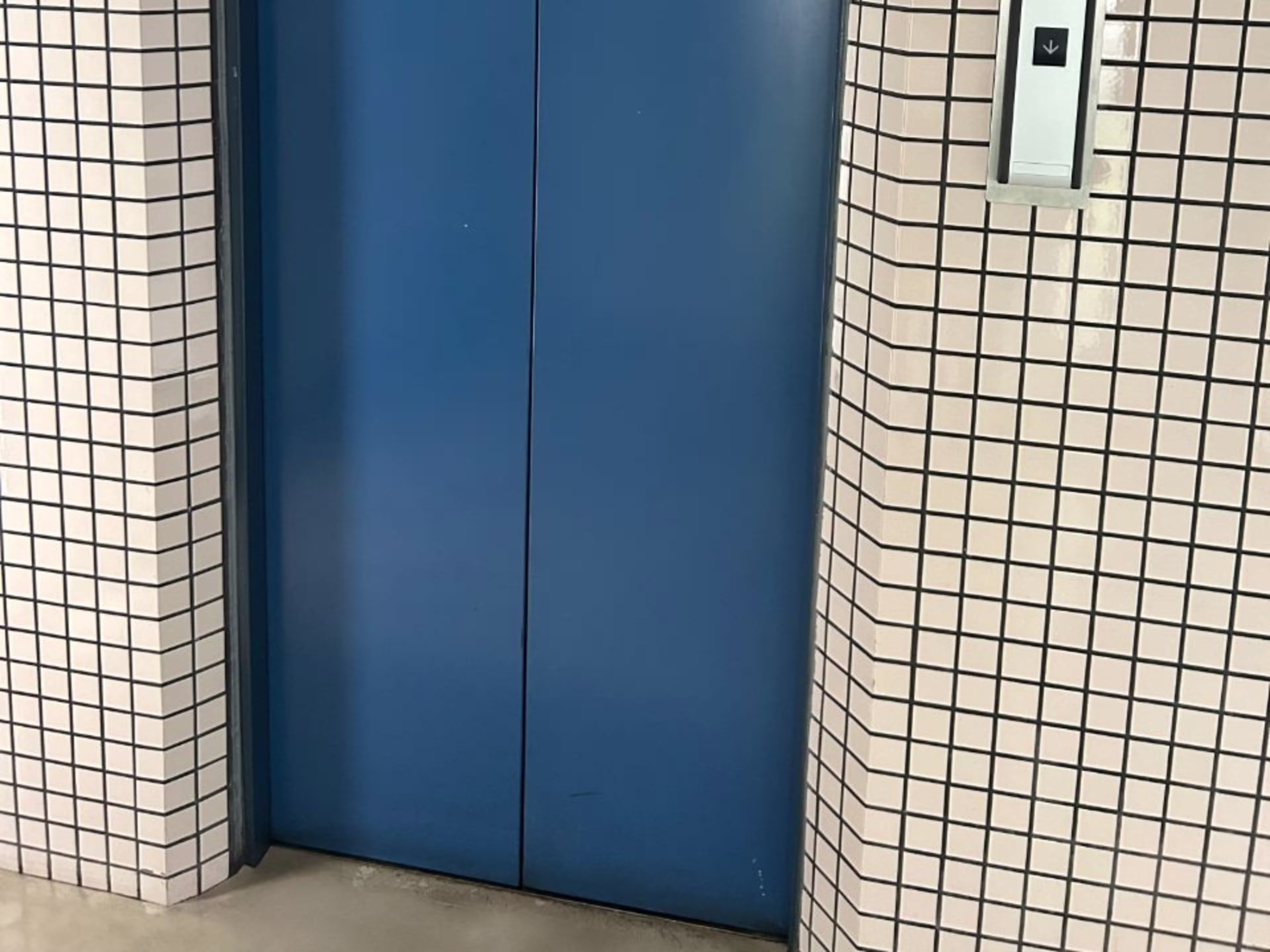 オフィス・クロンド・ビル