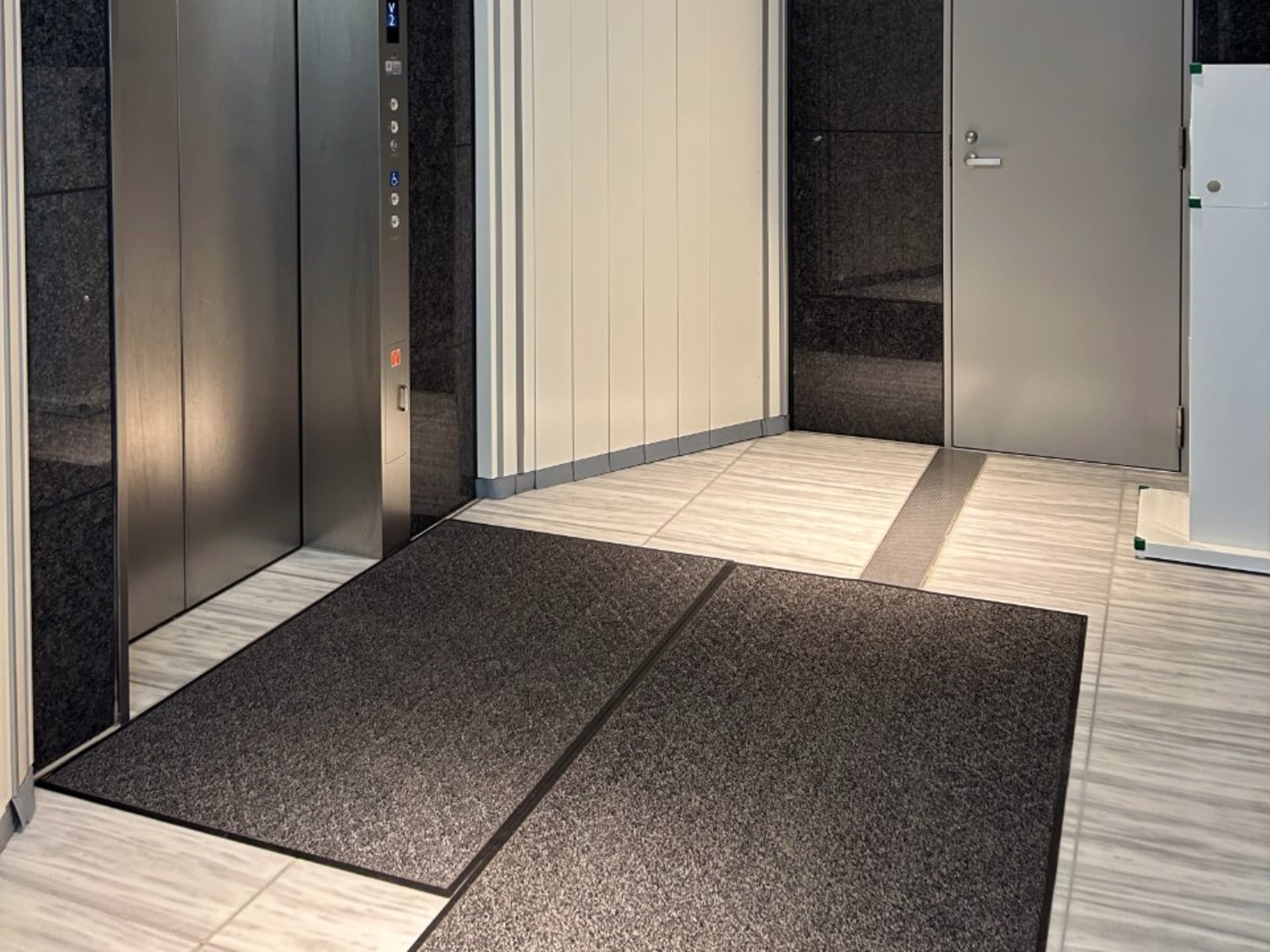 タクエー吉田町ビル