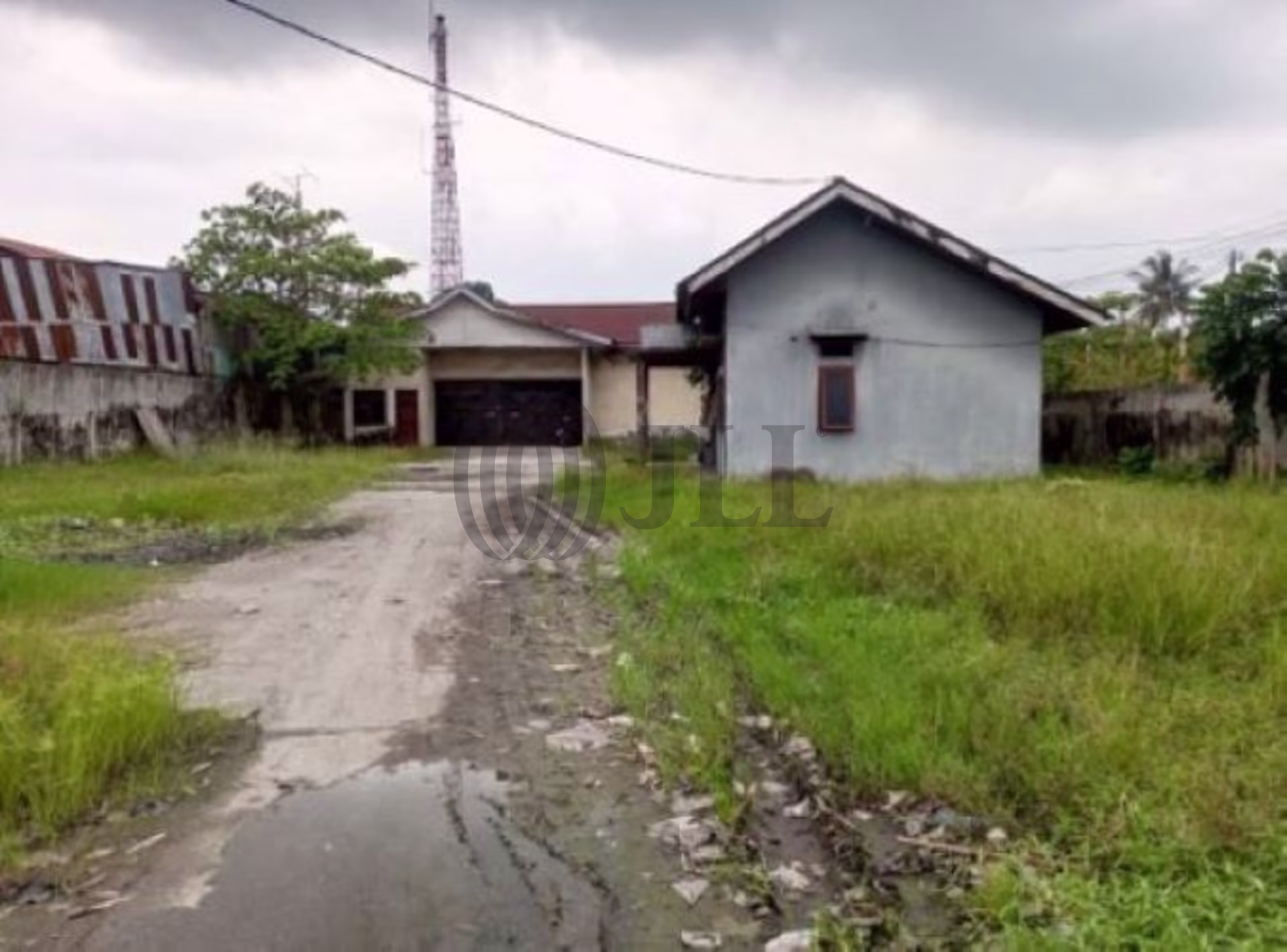 Jl. Soekarno - Hatta No.32, Sidomulyo Tim., Kec. Marpoyan Damai, Kota Pekanbaru, Riau 28283