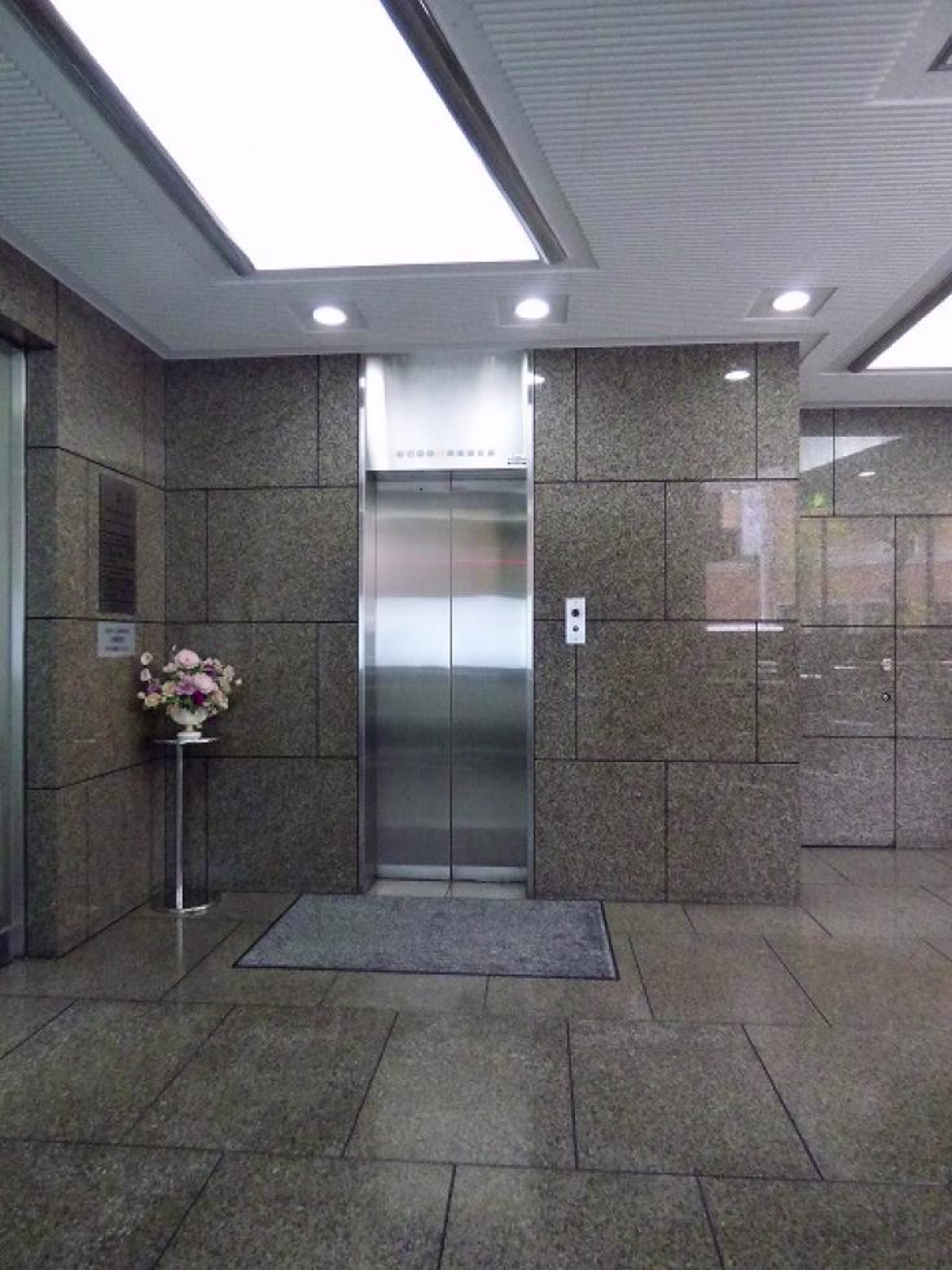 日本橋小網町12-5