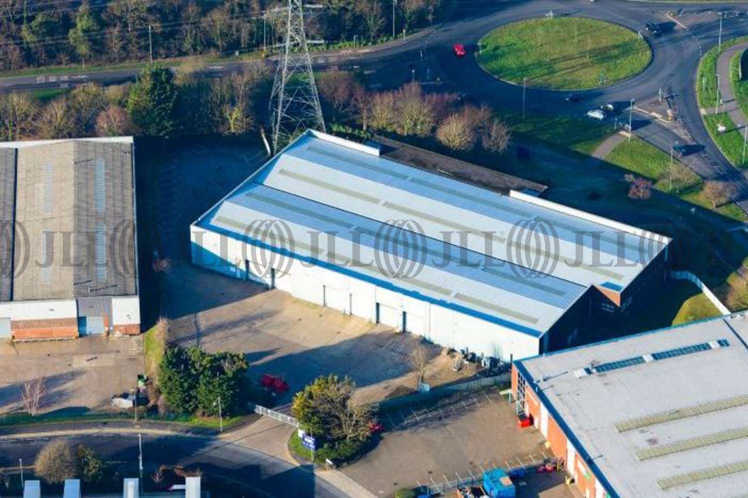 Rent Unit 33 Woodside Industrial Estate Dunstable Lu5 4tp Jll