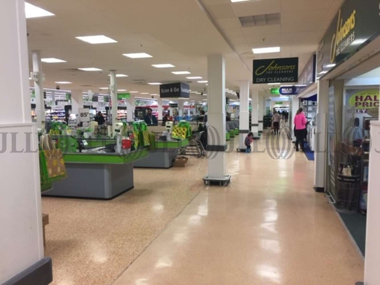 Rent Holmers Farm Way High Wycombe Hp12 4nu Jll