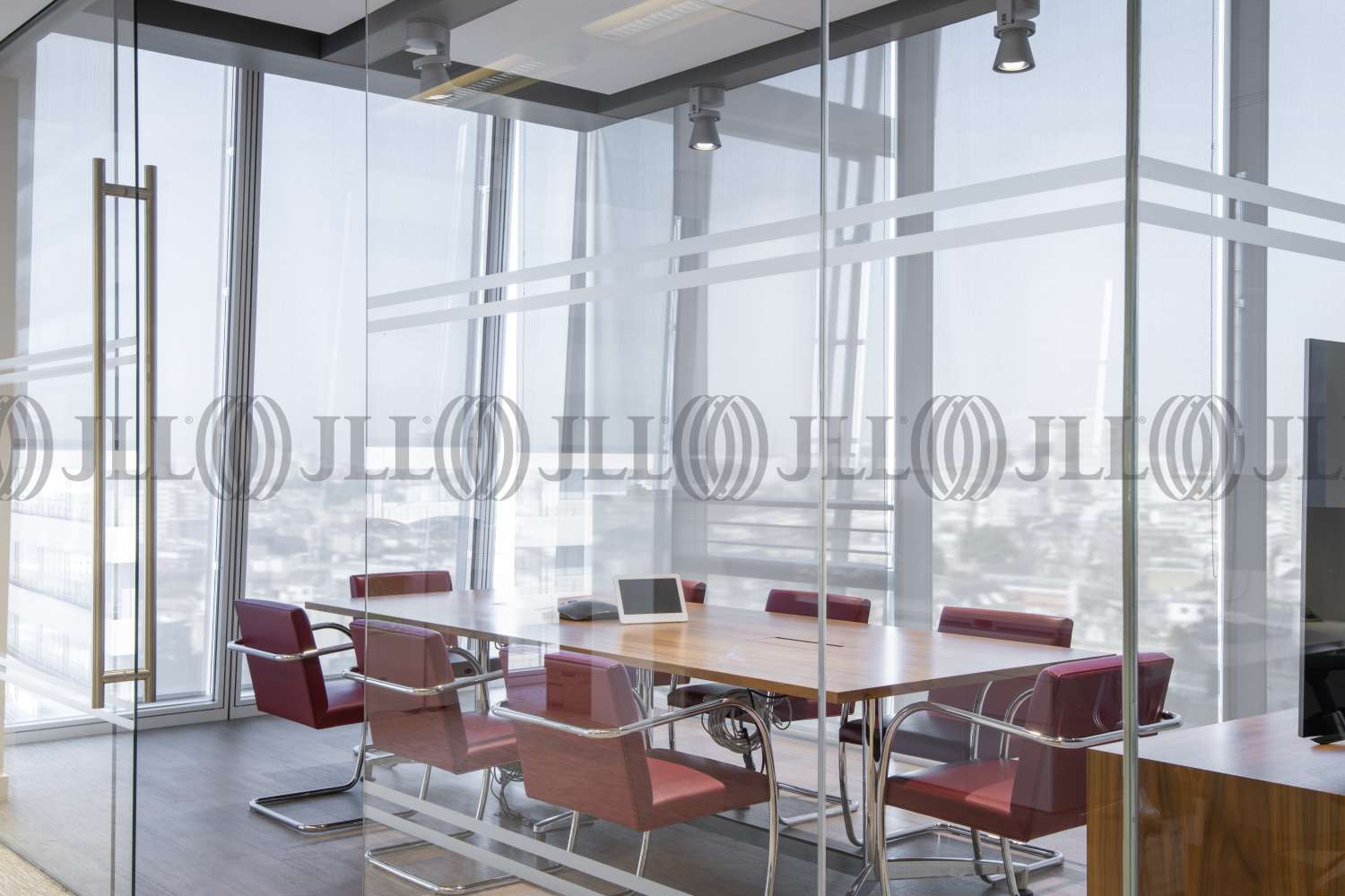 Rent The Shard London Se1 9sg Jll