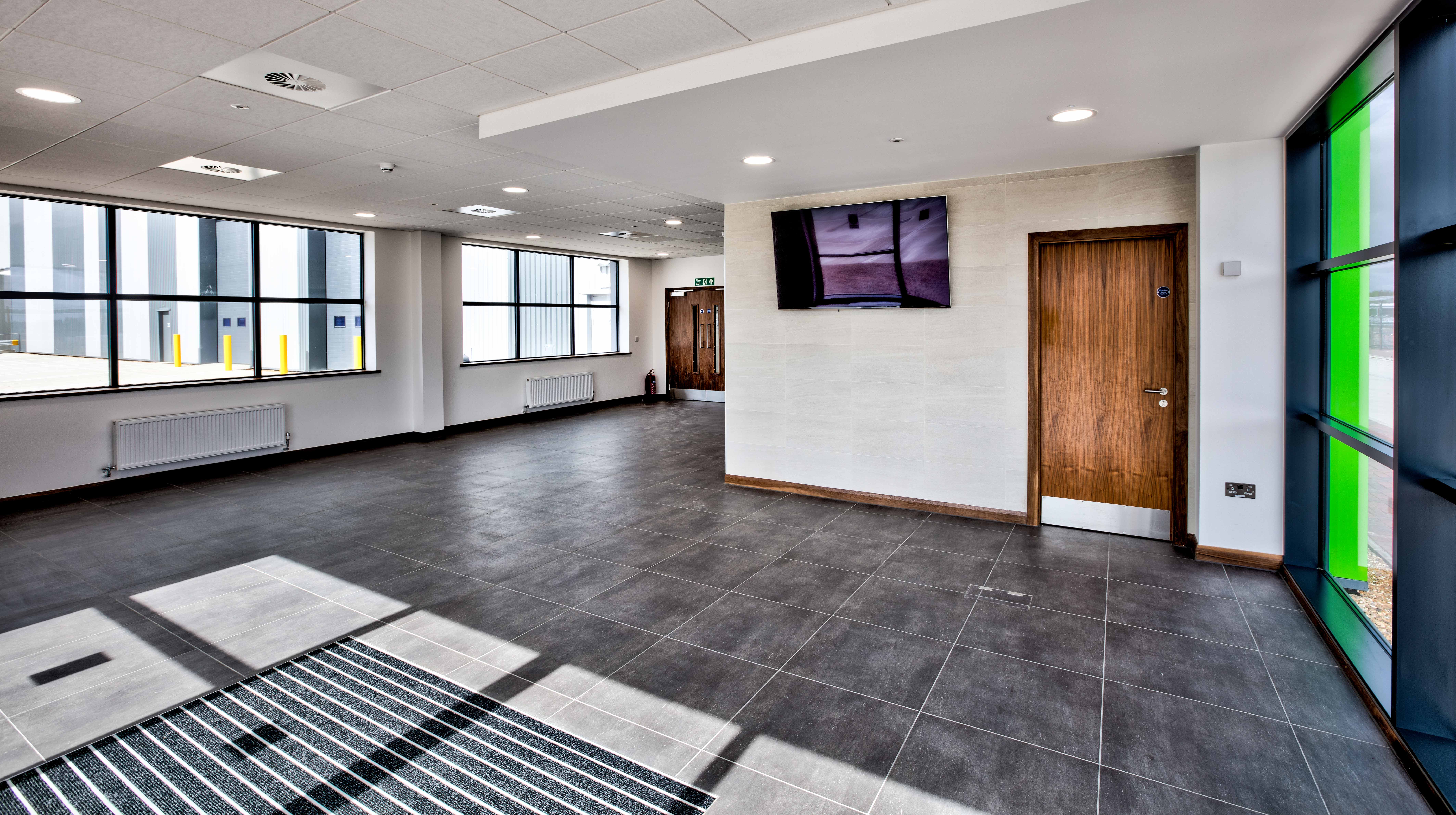 Rent Unit 33 Woodside Industrial Estate Dunstable Lu5 4tp Jll