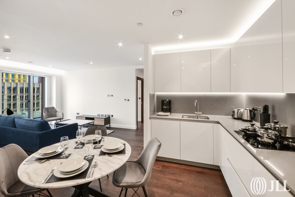 Lexington Gardens London SW11 1