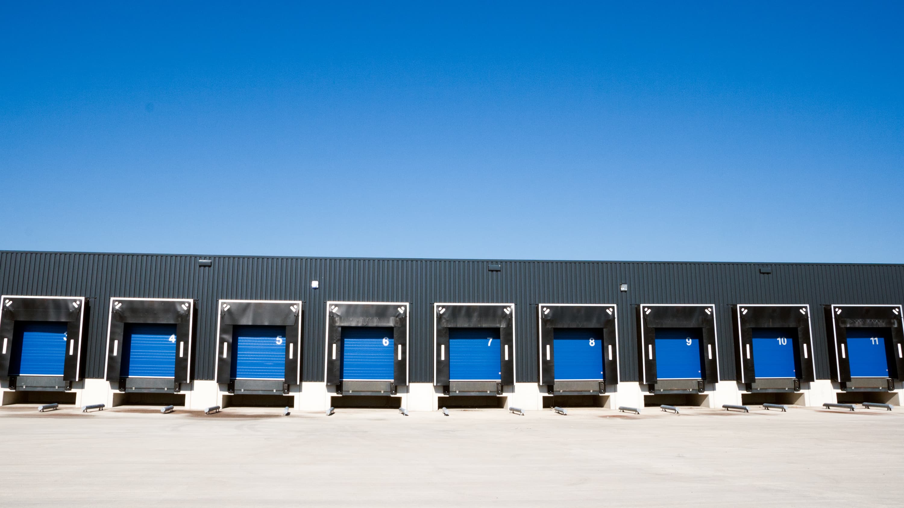 loading-docks-distribution-center-netherlands loading-docks-distribution-center-netherlands