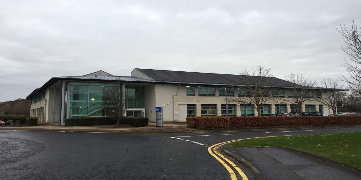 Rent, Lomond Court, Stirling, FK9 4TU JLL