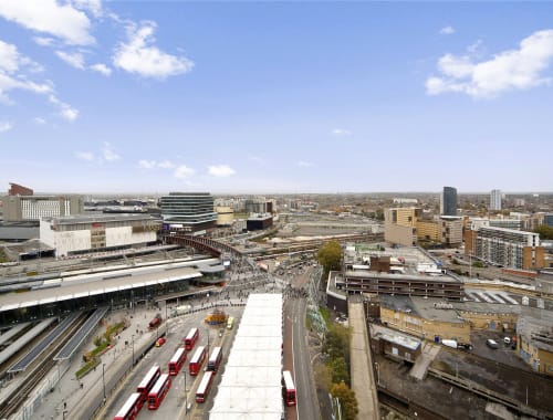 Apartment London, E15 - Unex Tower, Station Street, London, E15 - 21