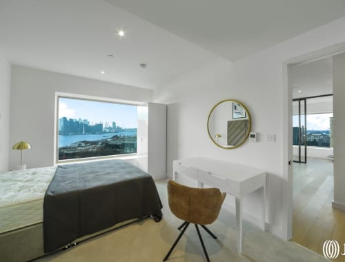 Flat London, E16 - 10 Royal Wharf Walk London E16 - 05