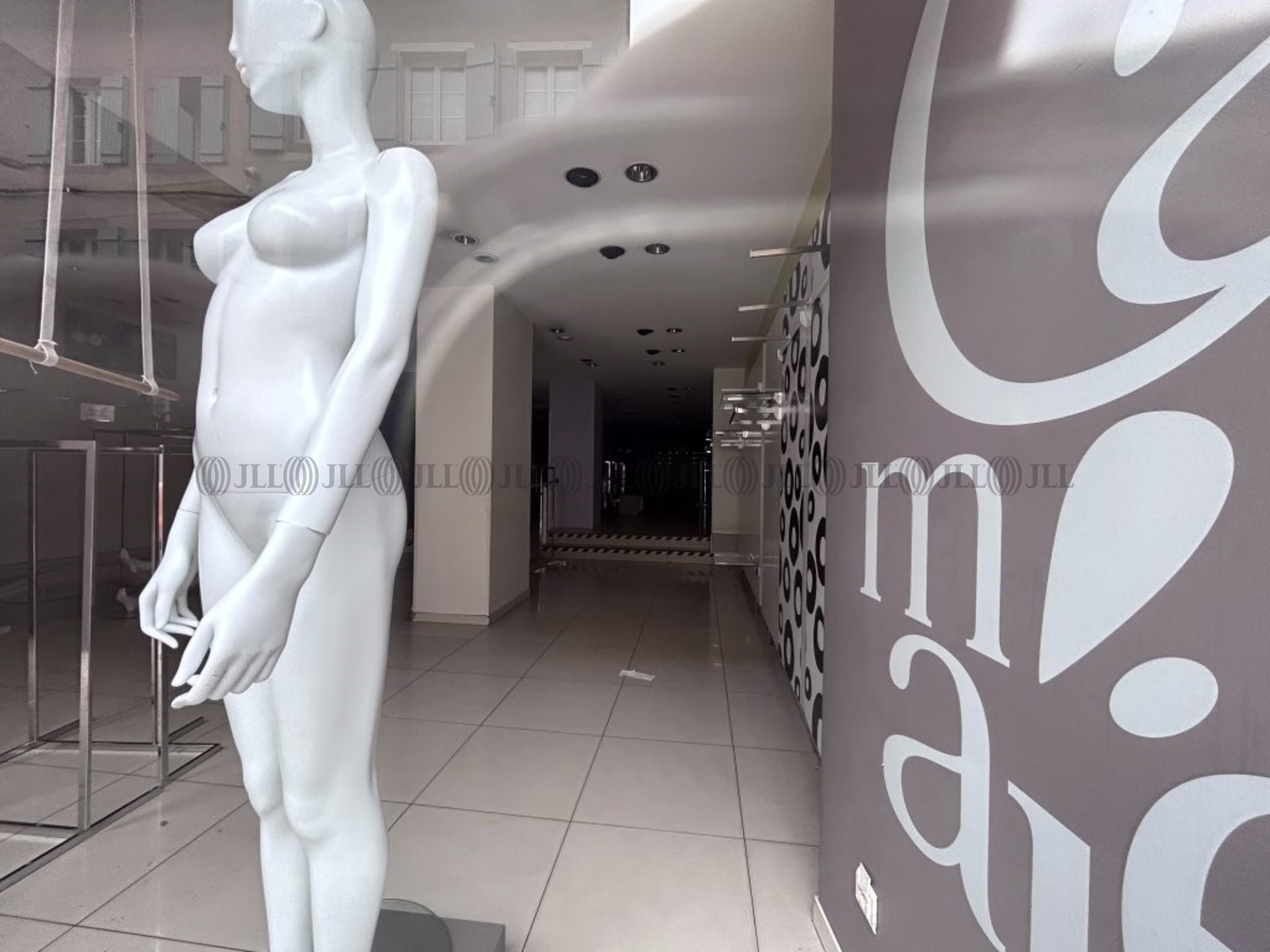 77 RUE ANATOLE FRANCE