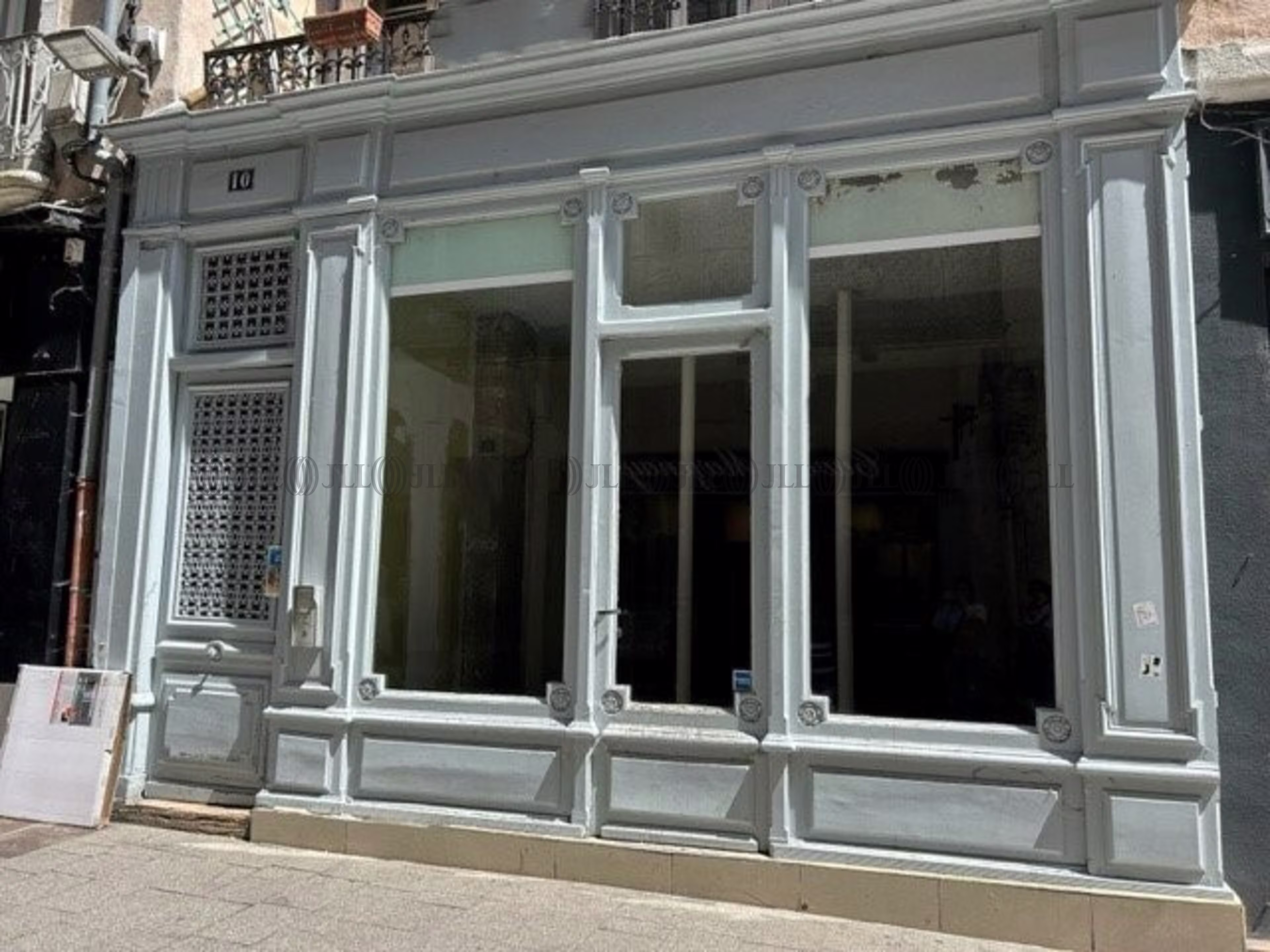 10 GRANDE RUE
